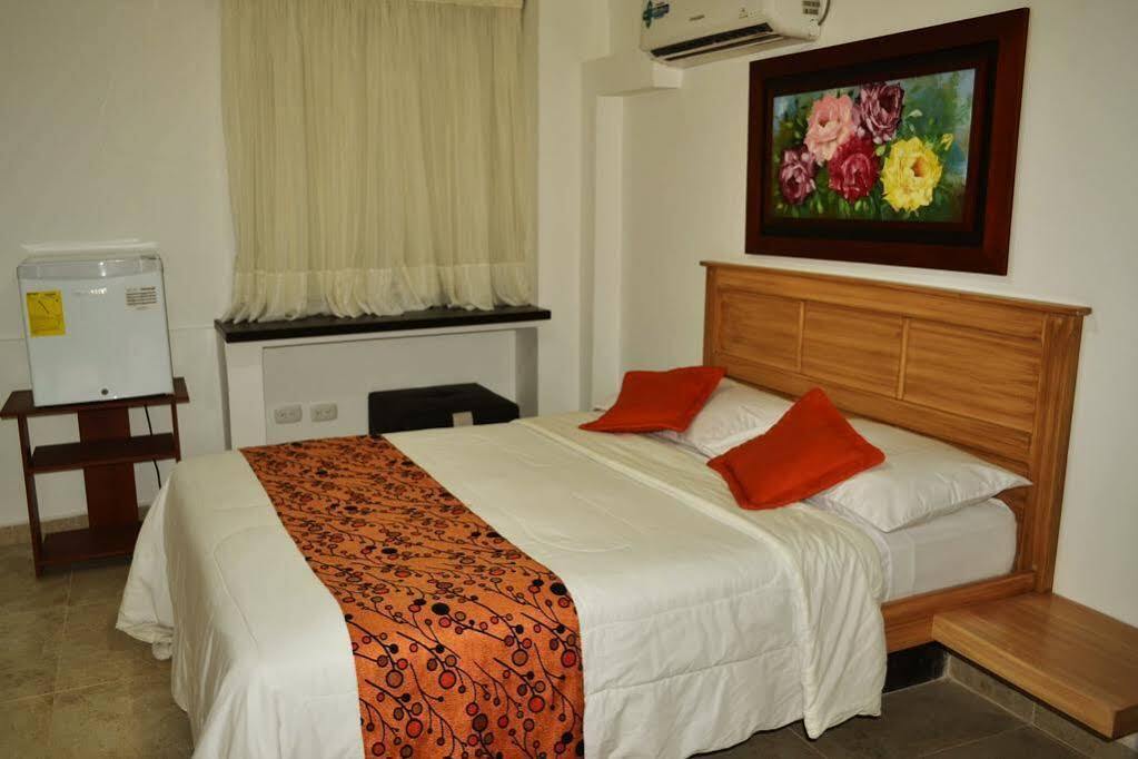 Hotel Riviera Plaza 布卡拉曼加 外观 照片